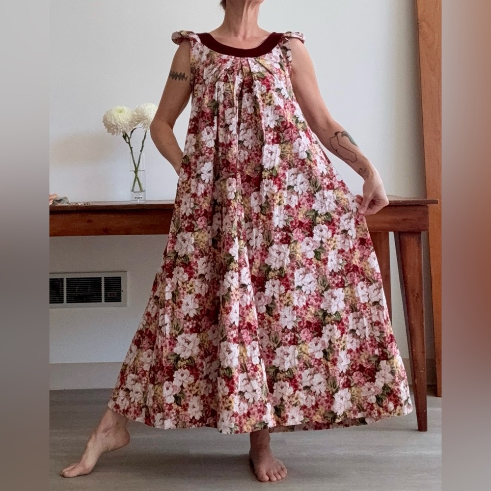 Vintage Bete Inc. Collection Hawaiian Floral Muumuu